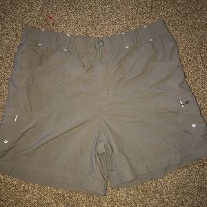 Women Columbia short Size medium